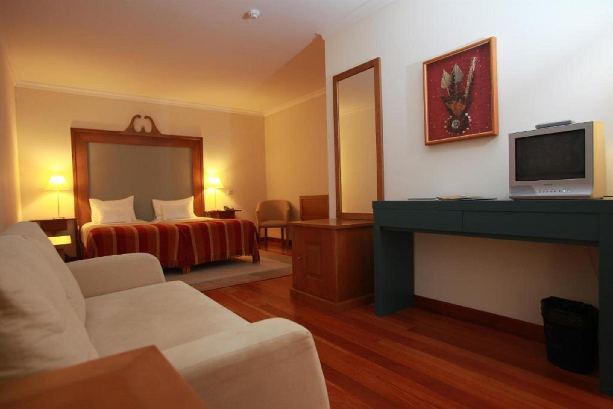 Estalagem Do Vale Hotel เซาวิเซนเจ ภายนอก รูปภาพ